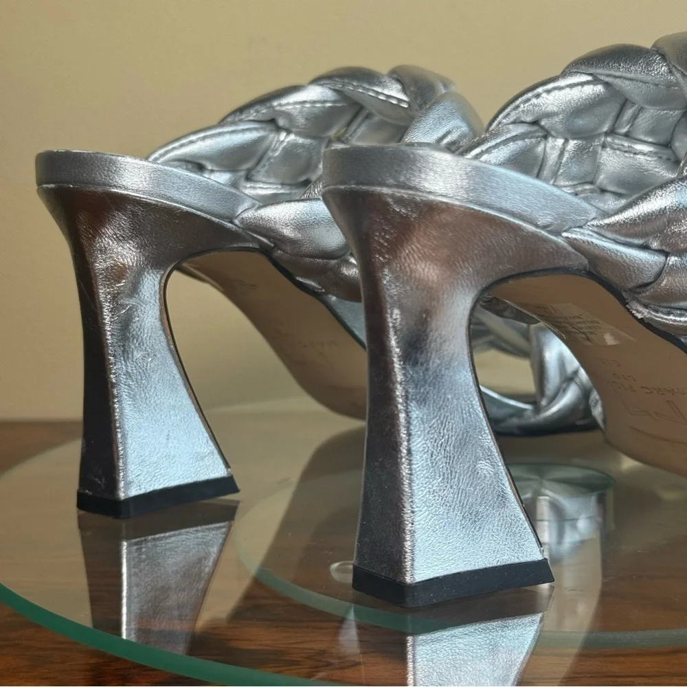 Marc Fisher LTD Hammy Sandal - silver - size 6 - Picture 10 of 16